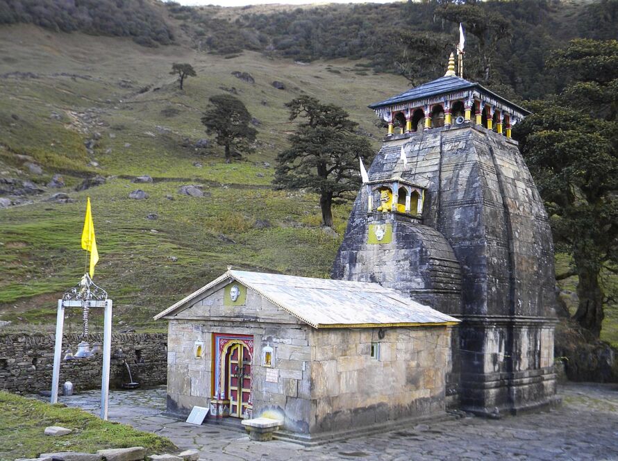 Madhyamaheshwar_Temple,_Uttarakhand